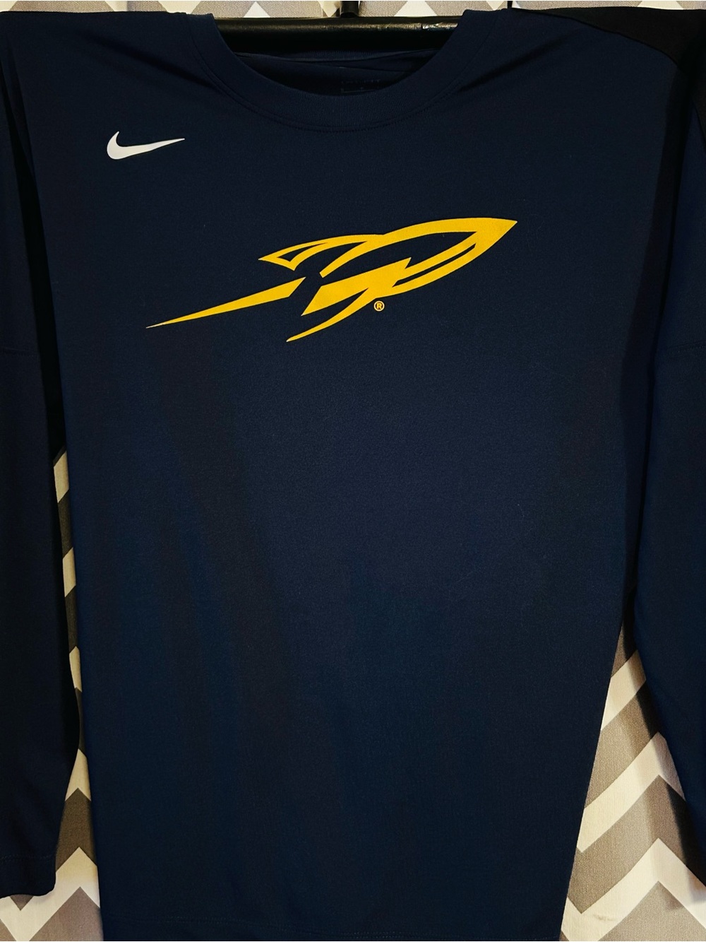 UNIVERSITY OF TOLEDO ROCKETS Nike Navy Long-Sleeve Shirt with Yellow Rocket Logo